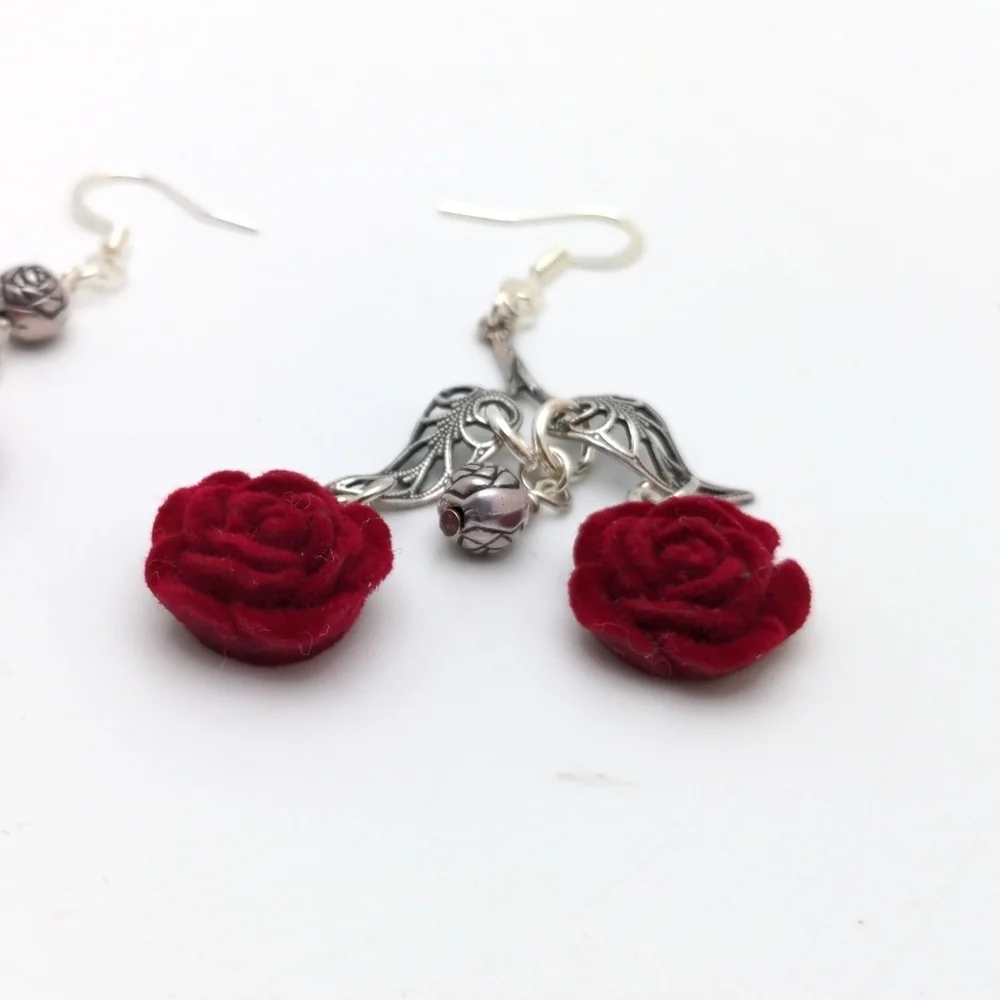 381MIDALANE Assymmetrical Flocked Red Rose Earrings